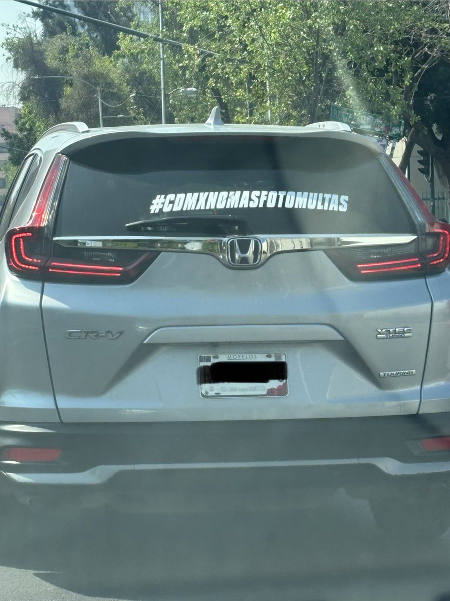 Ulr_LedZ's tweet photo. Está bien que no queramos fotomultas, pero no mames traes placas de Morelos 🤔🤔🤔🤔. #CDMX https://t.co/F1NsyvamhY