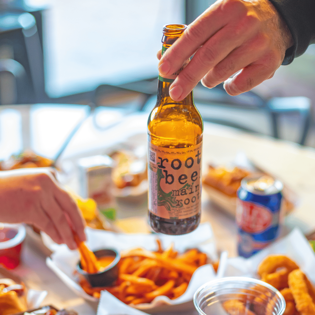 Real root beer. The way it should be. 🥤✨
Made with cane sugar. No artificial ingredients. Just bold, nostalgic flavor.

Pair it with your favorite dog and thank us later 😉
Are you a root beer fan or more of a cola person? 👇