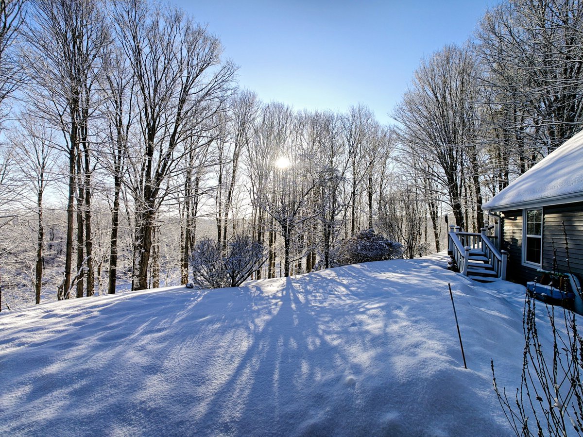 gearup_go_TNTT's tweet image. Is this the last snow of this winter? If so, what a fantastic picturesque capper. 

#mainelife #winter #itstartswithyou #snow