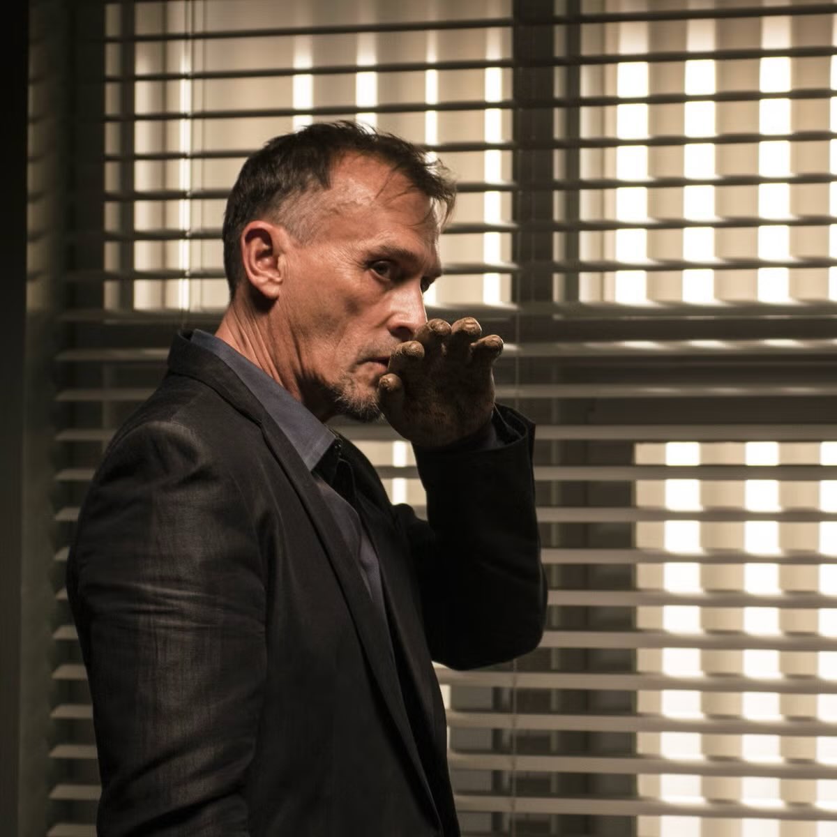 🚨 INCROYABLE ! 

Le personnage de T-Bag dans Prison Break était censé mourir dès la première saison, mais il a tellement bien interprété le rôle que les scénaristes l'ont gardé 💀 

IL ÉTAIT TROP FORT.