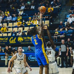 PghSportsNow's tweet photo. Obviously not much has gone right this season for @Pitt_MBB. However, something that hasn't gotten much talk is Cam Corhen and the effort/production he's given Pitt. He's been asked to played 33+ minutes every game and most time guarding someone bigger than him. He hasn't been perfect but has been a model teammate and played his ass off all season for Jeff Capel, despite the losing. Has put up 16, 22, 13 and 23 last 4 games. Too bad he hasn't been surrounded by more talent. Has been a character player for @jeffcapel.
