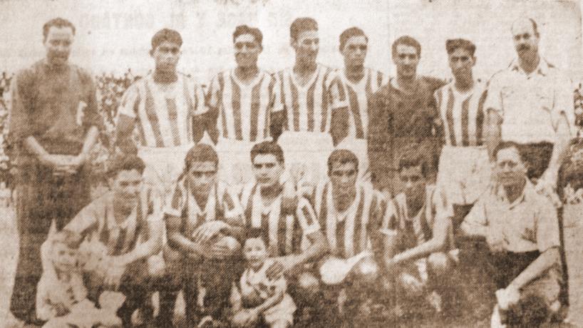 Hace 81 años, San Martín ganaba la Copa República 1944. Se consagró como el primer campeon nacional indirectamente afiliado a la AFA, marcando el rumbo al NOA, al fútbol tucumano y rompiendo la hegemonía porteñocentrista. Orgullo del Norte argentino. ⭐🇦🇹