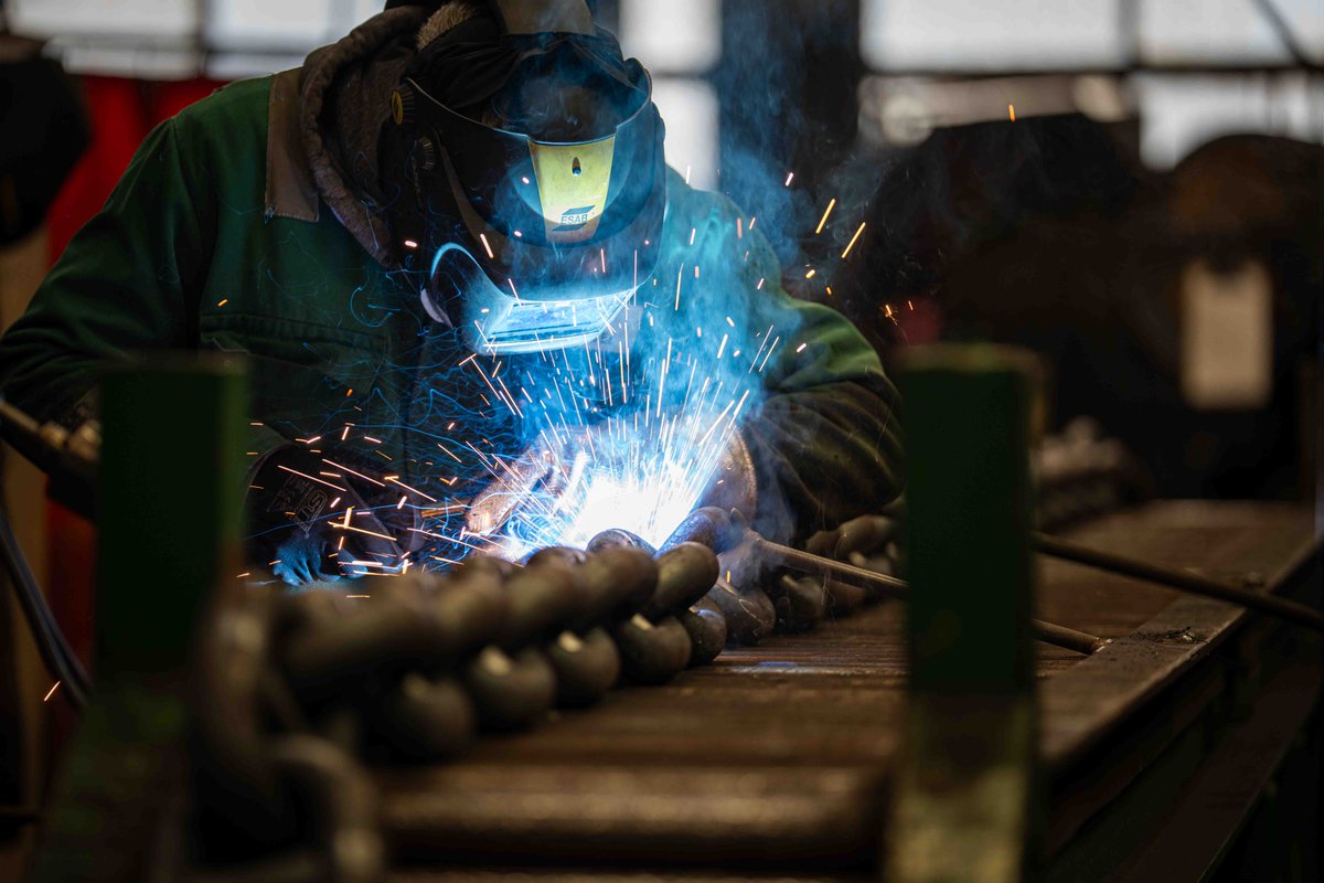 Defence Equipment & Support tweet media