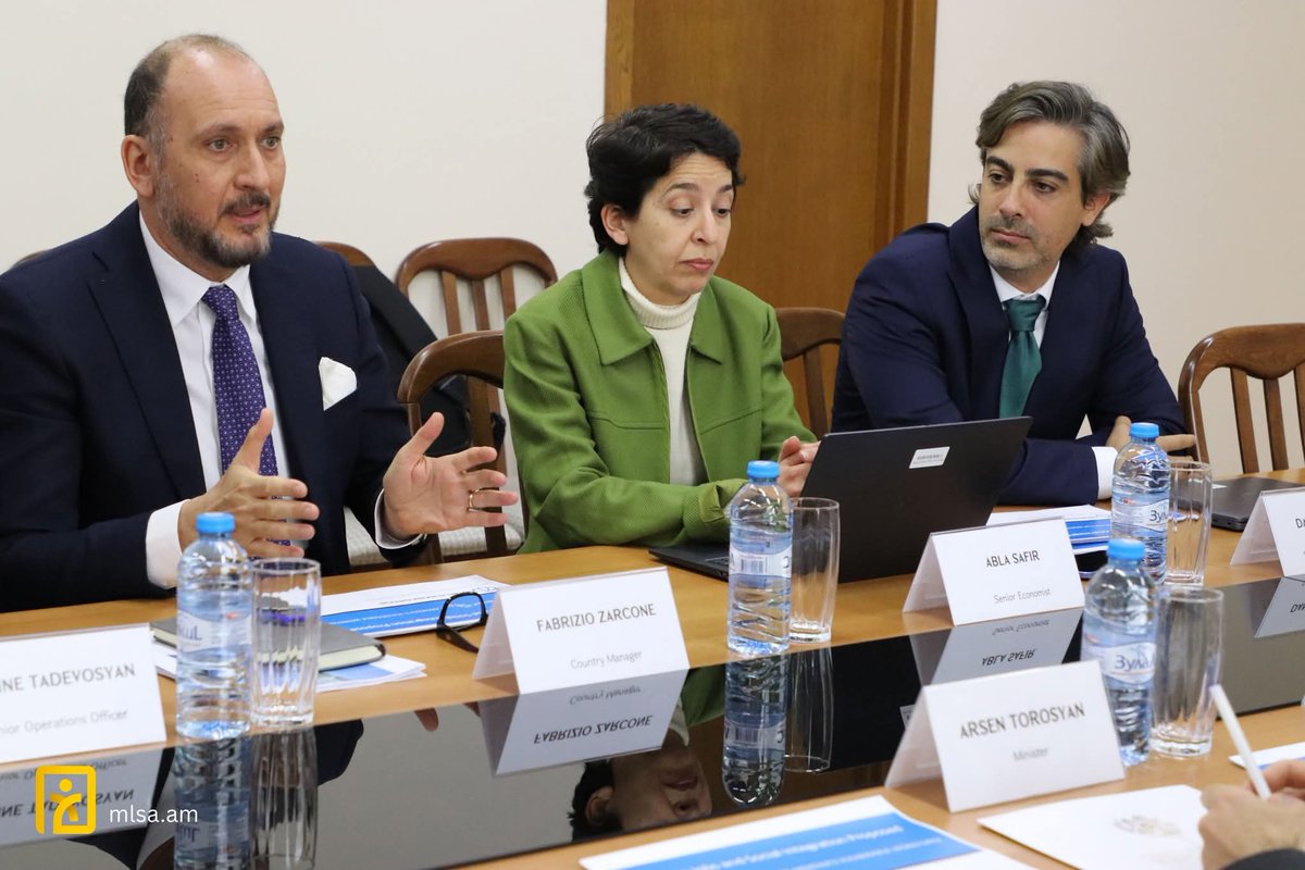 MLSA_Armenia's tweet photo. Minister @ArsTorosyan &amp; @WorldBank's Fabrizio Zarcone met today to discuss the joint initiatives on job creation and social integration. https://t.co/D7QLXM5JFK