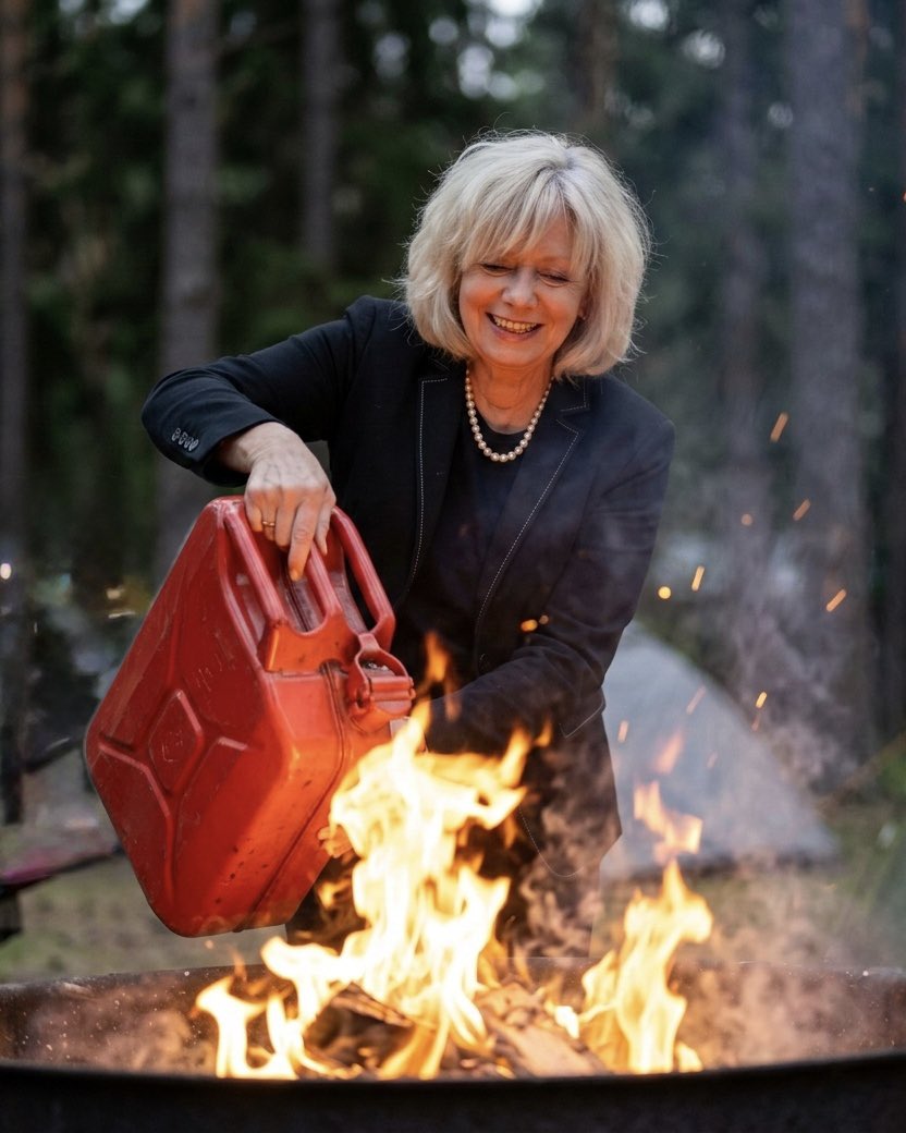 צביקה פוגל tweet media