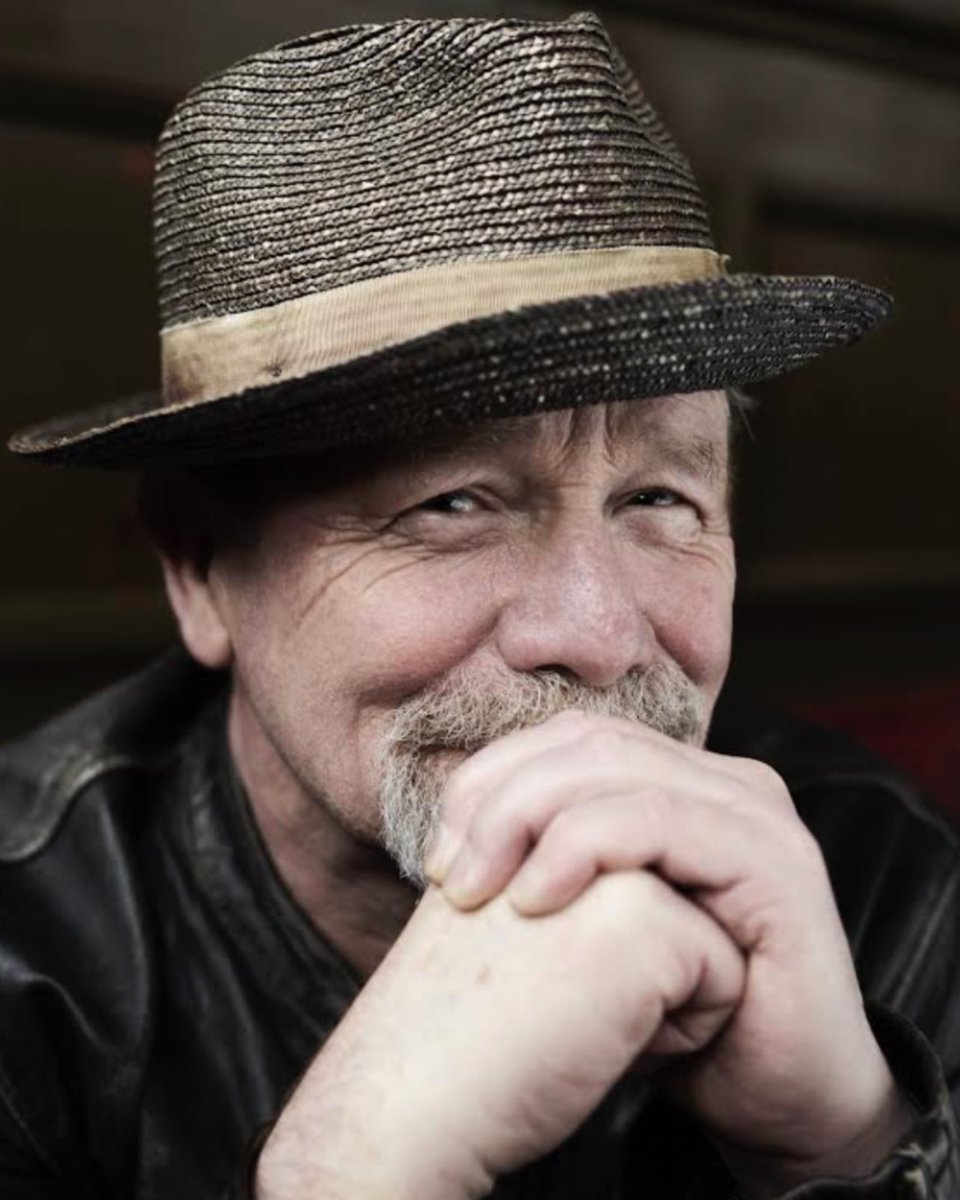 Ogni viaggio ha bisogno di nuovi compagni.

Lucy Boynton (Lady Rohanne), Babou Ceesay (Ser Bennis) e Peter Mullan (Ser Eustace Osgrey) si uniscono a #AKnightoftheSevenKingdoms per la Stagione 2.