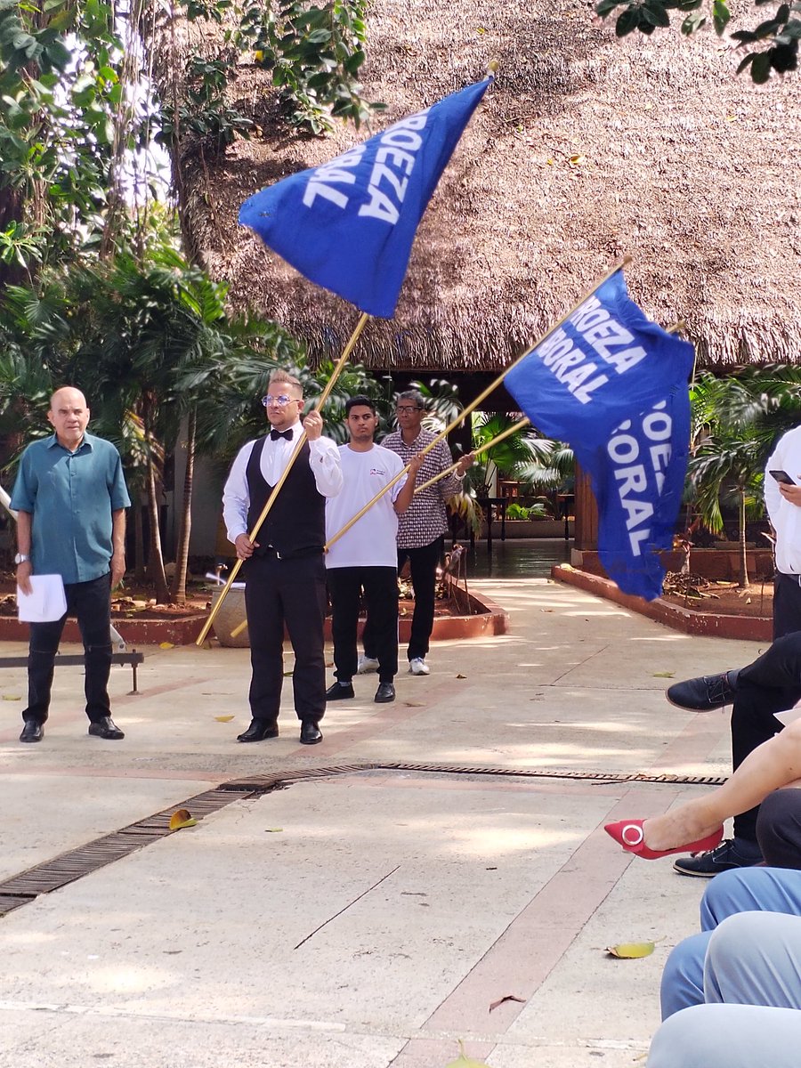JulioCtcVC's tweet photo. se celebra acto por el día del trabajador de Hotelería y Turismo en el complejo turístico la Cecilia de Palmares #PorCubaJuntosCreamos @Colina_CTCuba https://t.co/0QaUwvWTpR