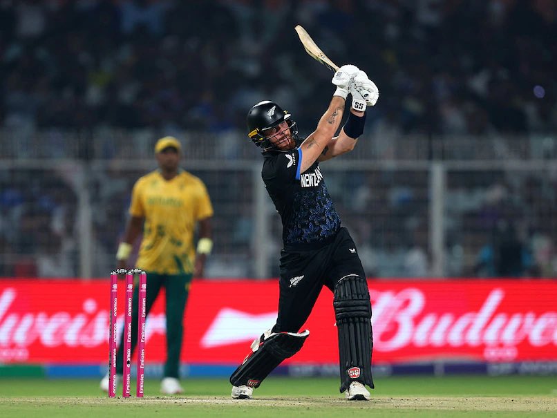 SDhawan25's tweet photo. Serious hitting from Finn Allen 👏
Fastest century ever in a T20 World Cup and joint-fastest among full-member nations. Congratulations to New Zealand on making the final 👏 https://t.co/Nx9GSbPpSw