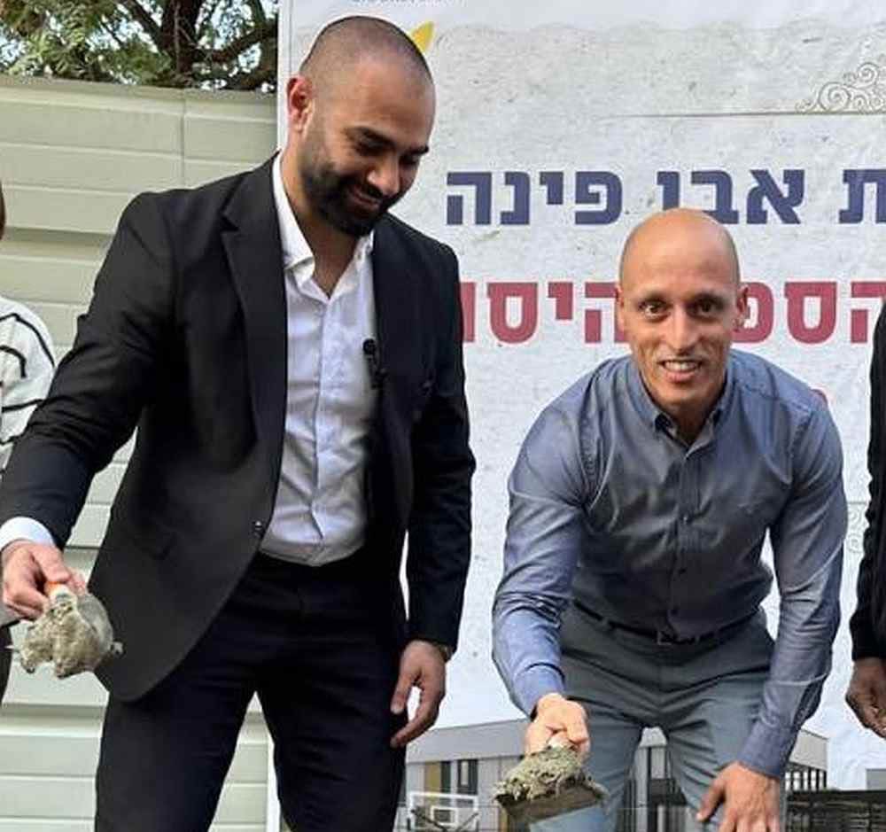 דרמה בעכו: לאחר שעמיחי בן שלוש מינה אותו לסגן ראש העיר והאציל בידיו סמכויות שהובילו לביקורת במגזר היהודי, שותפו הבכיר ממפלגת "עכא תגמענא", דורש להתמודד מולו בבחירות > haifakrayot.co.il/archives/173342