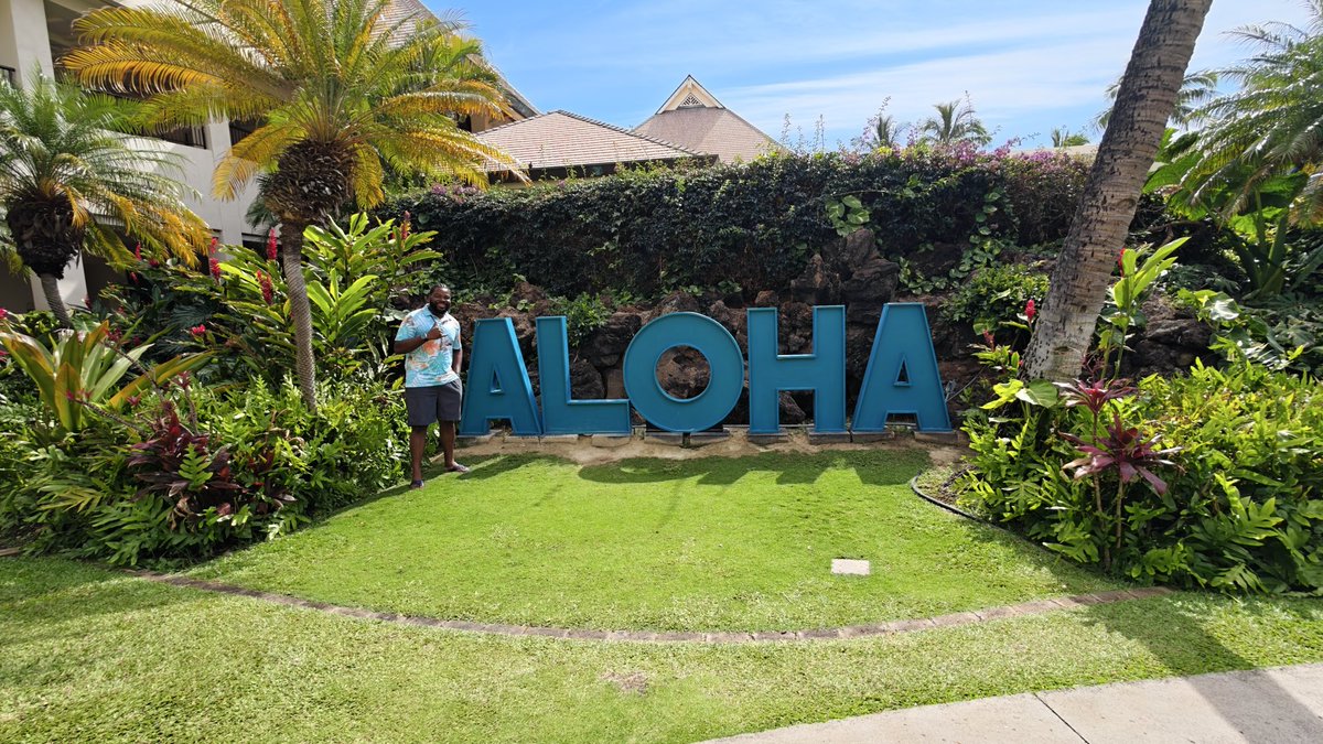 My Taxes and Twitch payout hit on the same day. Let me get the whole island and 2 volcanoes🌺🌴💪🏾