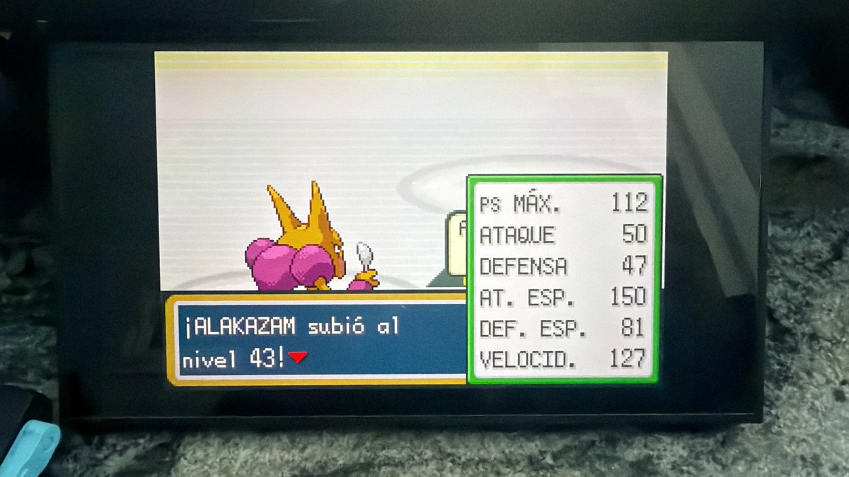 Me he tirado como dos horas derrotando gastlys pero vaya bestia mi dobla cucharas 🔥