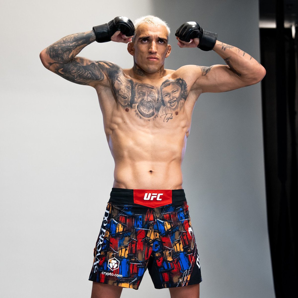 McGregorRousey2's tweet photo. Charles Oliveira is the only fighter that got downgraded by custom trunks. He made the yellow and green iconic. https://t.co/T5wl0xRZZ7