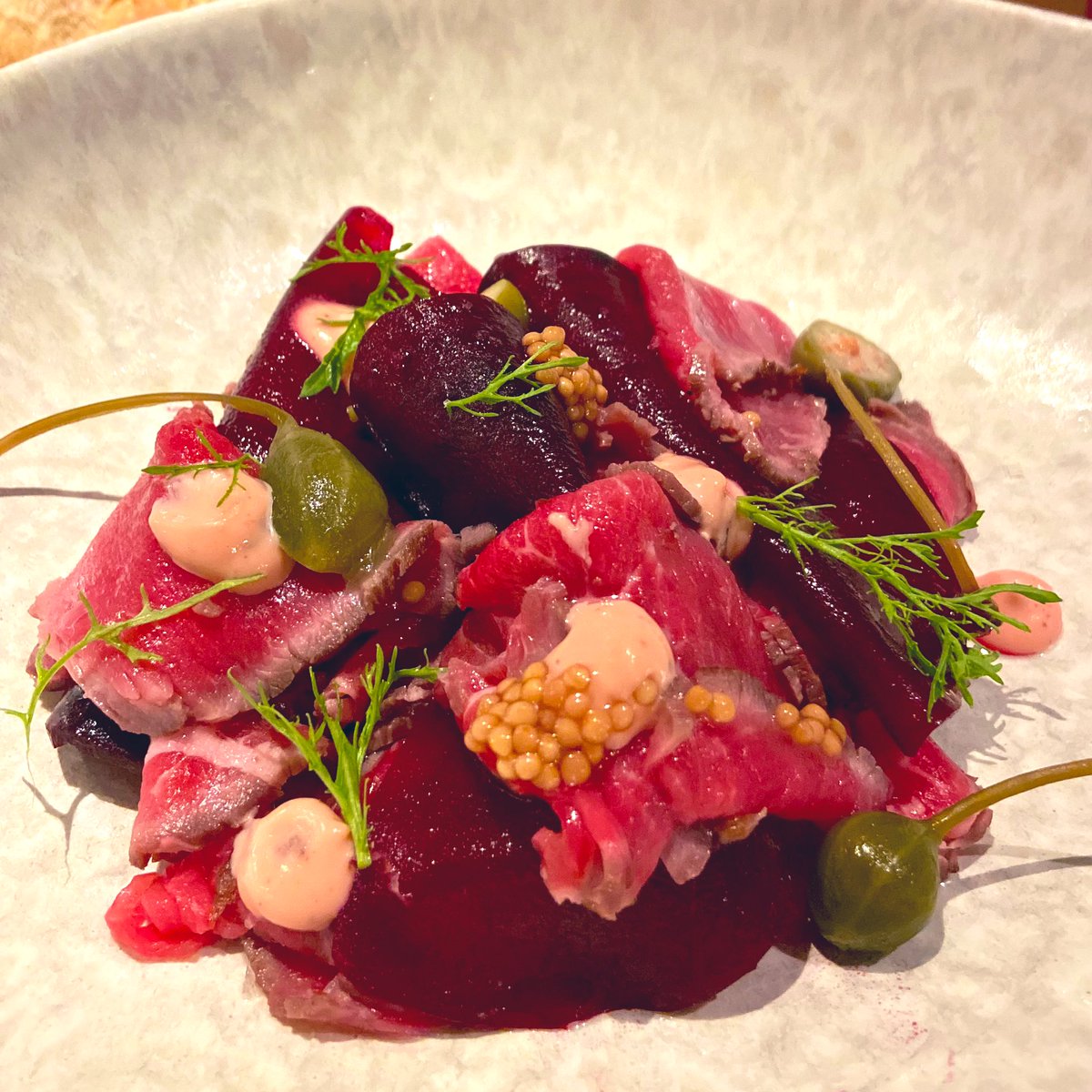 FoodieMemories's tweet photo. Jambon Ibaïama de chez Ospital, 18 mois ; Tataki de bœuf, carpaccio de betterave, mayonnaise rose ; Cochon Kintoa de chez Oteiza, polenta, fenouil rôti, réduction de vinaigre ; Feuille à feuille, ganache chocolat noir de Mr Txokola, crémeux sauge / Le Bistro du Haou #Biarritz https://t.co/E1hE2s8kiz