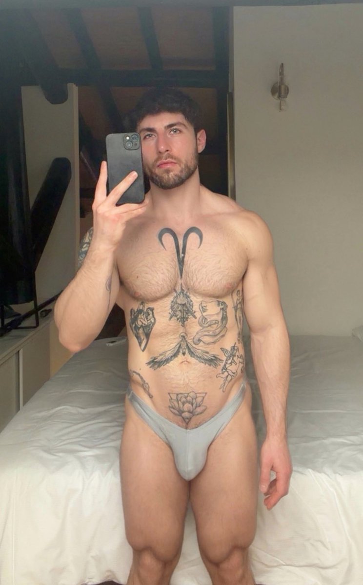 Andy2flixx tweet media