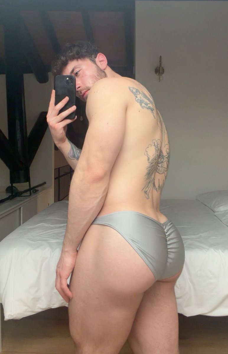 Andy2flixx tweet media