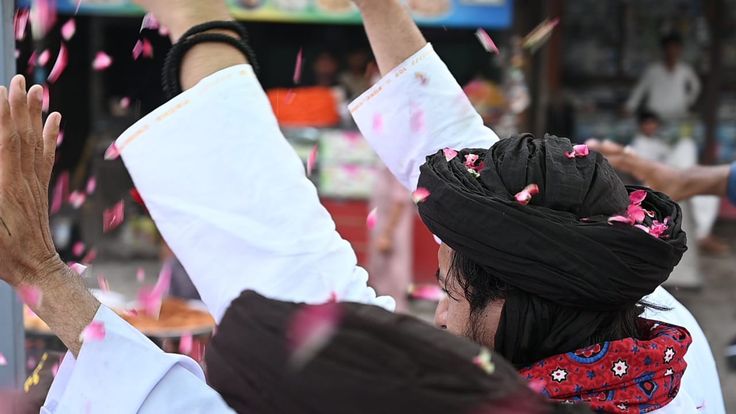 امیر محترم:
کہتے ہیں یہ جماعت انتہا پسند ہے میں نے کہا کہ یہ جماعت غیرت مند ہے✨
#امریکہ_کی_غلامی_نامنظور