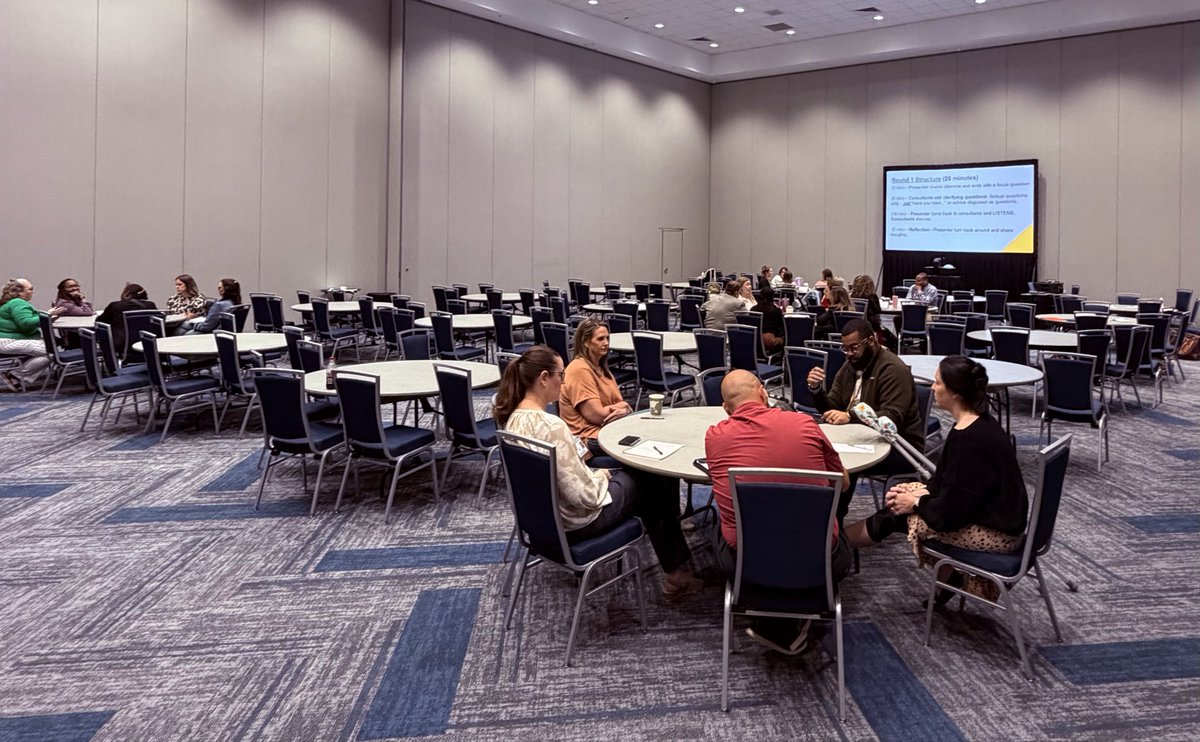 JulieDiaz tweet media