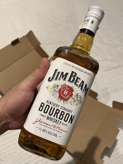 promonossabr's tweet photo. BOURBON PRA TU MANDAR OS DRINKS

🥃 Bourbon Whiskey Jim Beam White 1L

🔥 DE 94 | POR 72
🔗https://t.co/F7nm46My0D https://t.co/xsBZ3IUOR2