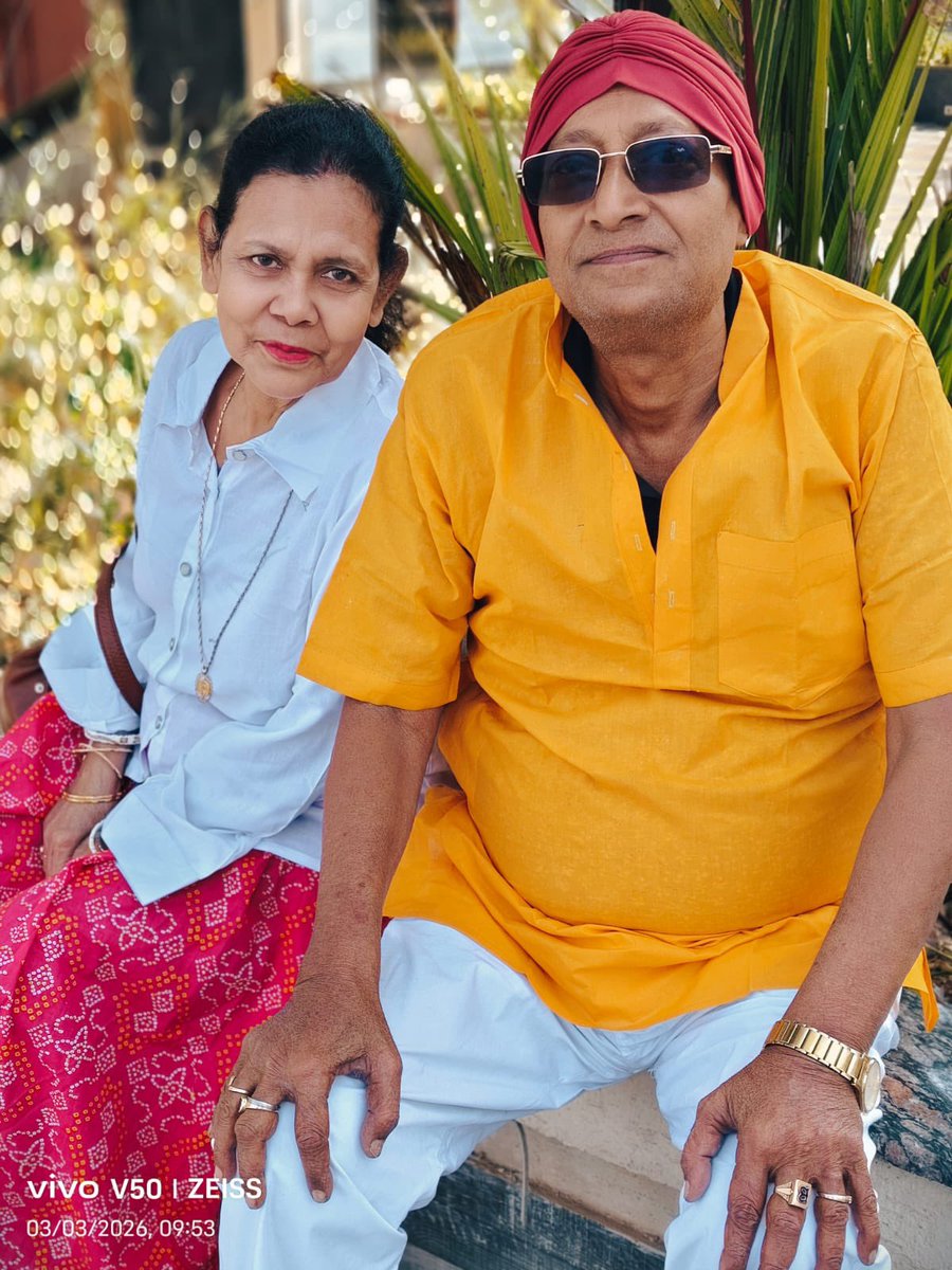 Hayeeee😍My mom and dad they are looking so cute together May God bless them. May no one cast an evil eye on them. May they both live as long as I do.