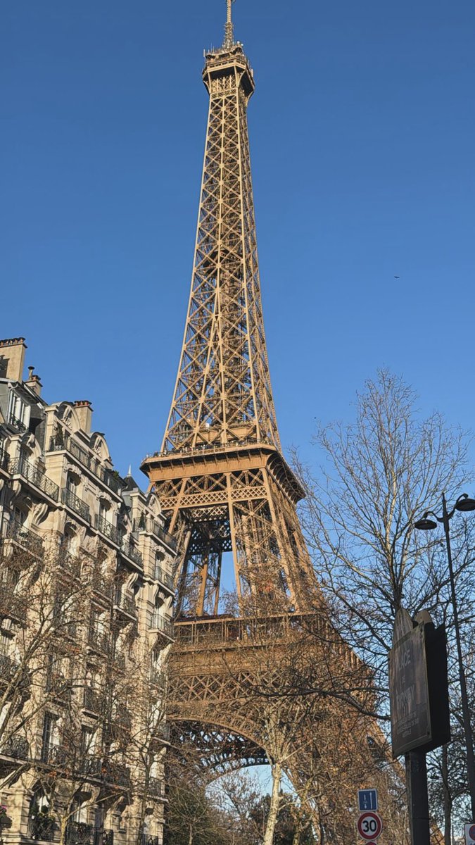 1ivora's tweet photo. Paris 🇫🇷♥️ https://t.co/YsqJYXsgwN