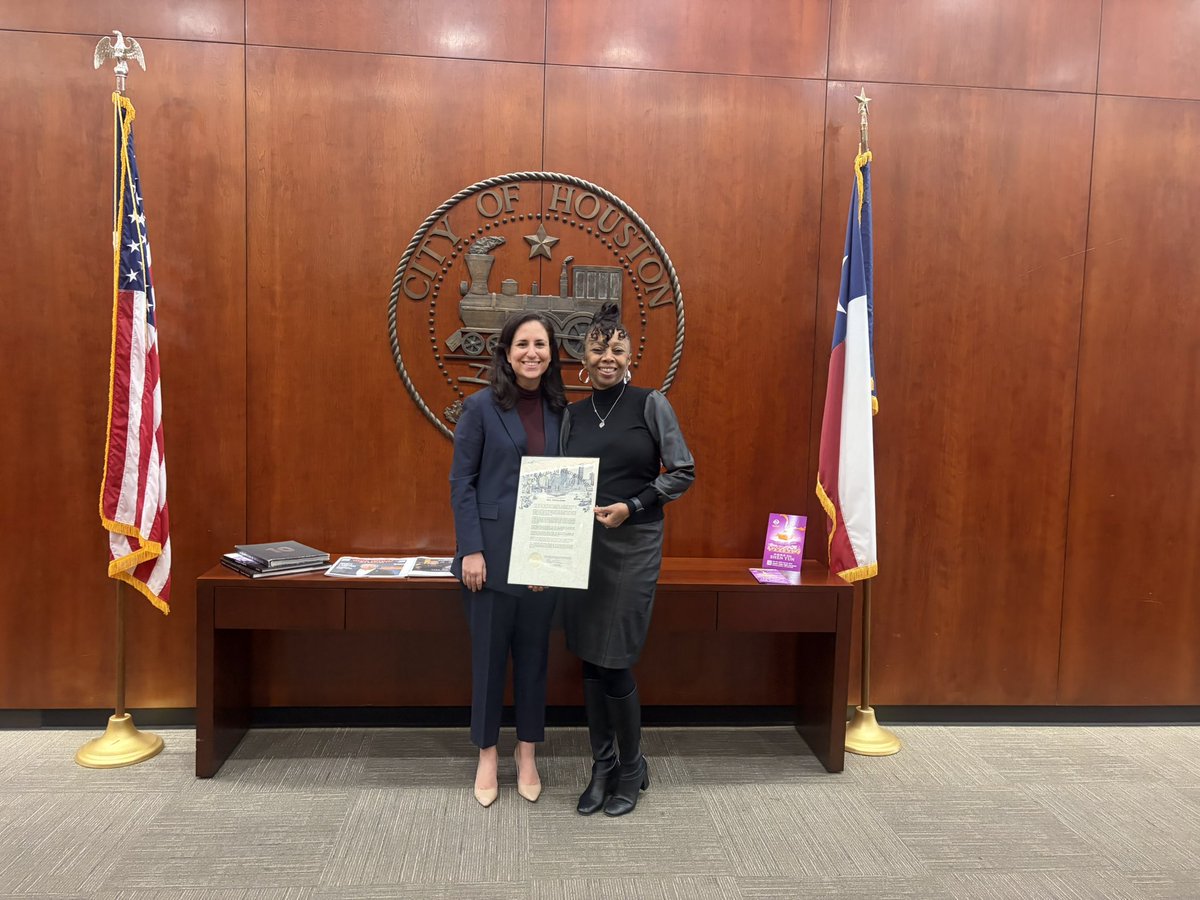 salinasforhtx's tweet photo. From day one as a Council Member, Mrs. Vernita Jones has been a go-to guide for me and my team. For more than 19 years, Vernita Jones has helped keep Houston City Council running smoothly behind the scenes. From supporting council offices and managing district service funds to serving as a trusted resource for departments and residents, her work ensures City Hall operates with care, precision, and accountability.

This Women’s History Month, we recognize Vernita’s dedication, professionalism, and quiet leadership that strengthens Houstons every single day.