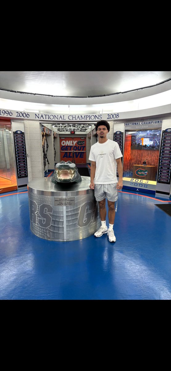 Treiy Crenshaw tweet media