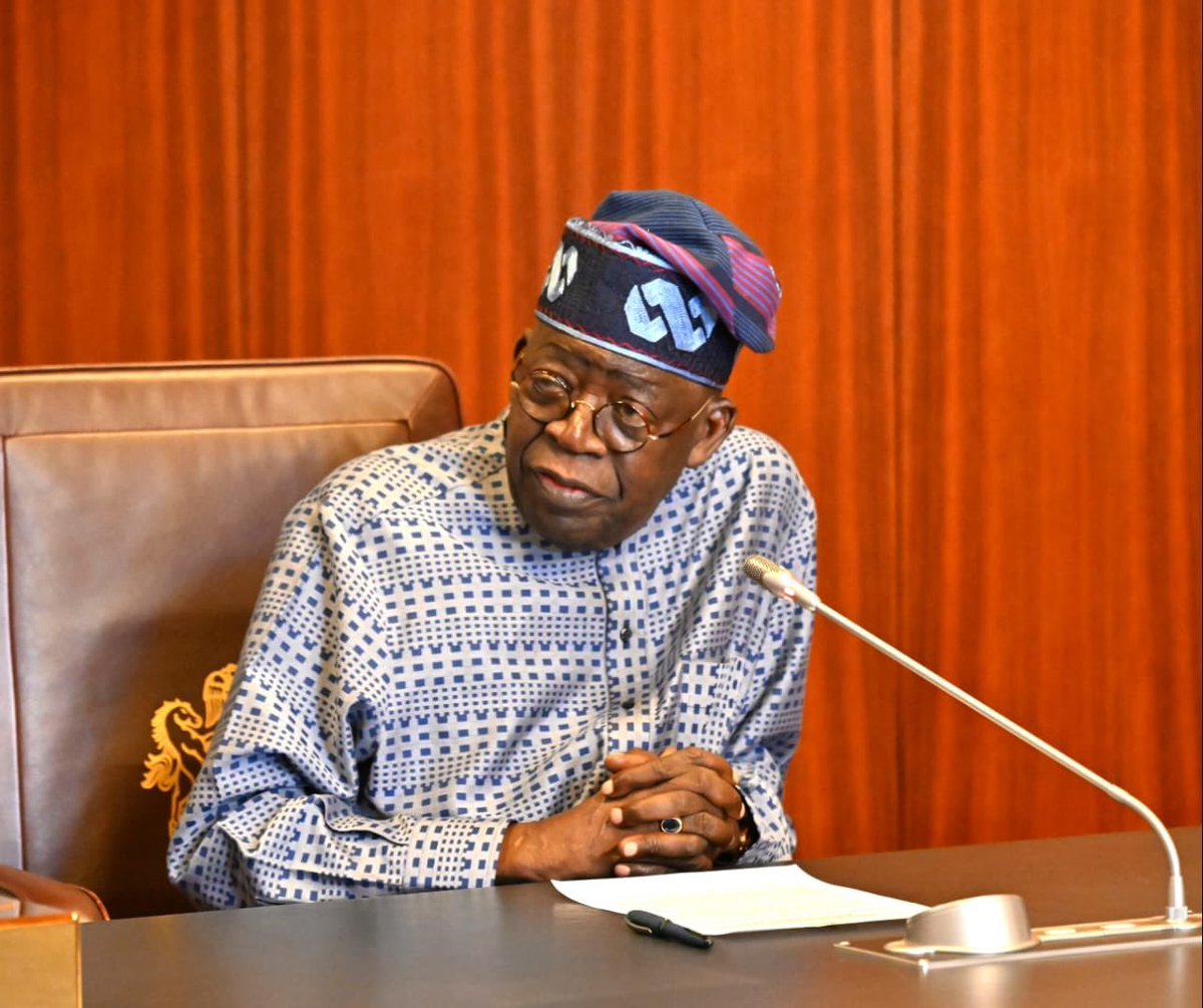 Nairametrics's tweet photo. JUST IN: Tinubu Suspends Cashless FAAN Policy, Urges Minister of Aviation and Aerospace Development to Go Back to the Drawing Board to Devise a More Efficient System.

Source: Arise TV https://t.co/HFVm7uZkId