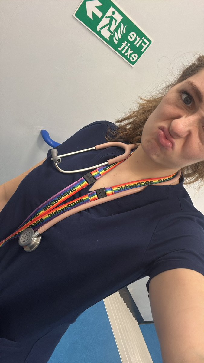 // Tara // tweet media