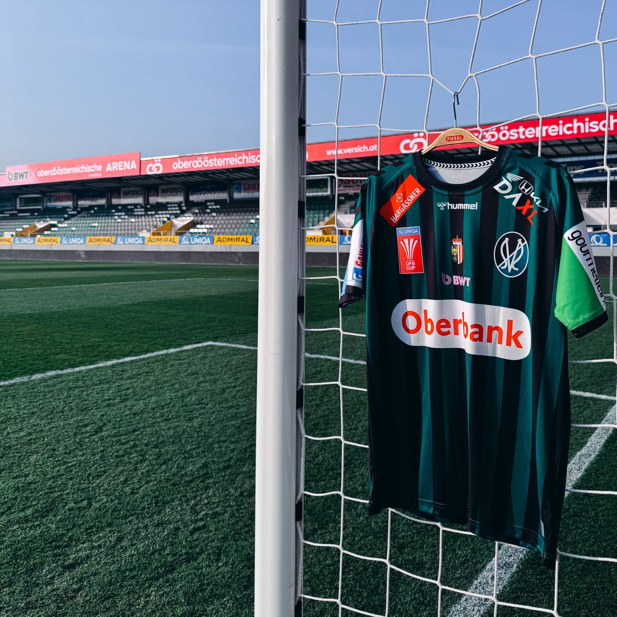 svried1912's tweet photo. Für den heutigen Cup-Fight schickt Trainer Max #Senft folgende Start1️⃣1️⃣ aufs Feld! ⚫🟢
Auf geht's Rieder - kämpfen & siegen! 🙌🏻
#svried #seit1912 #desismeiverein https://t.co/jQc71TOXbA