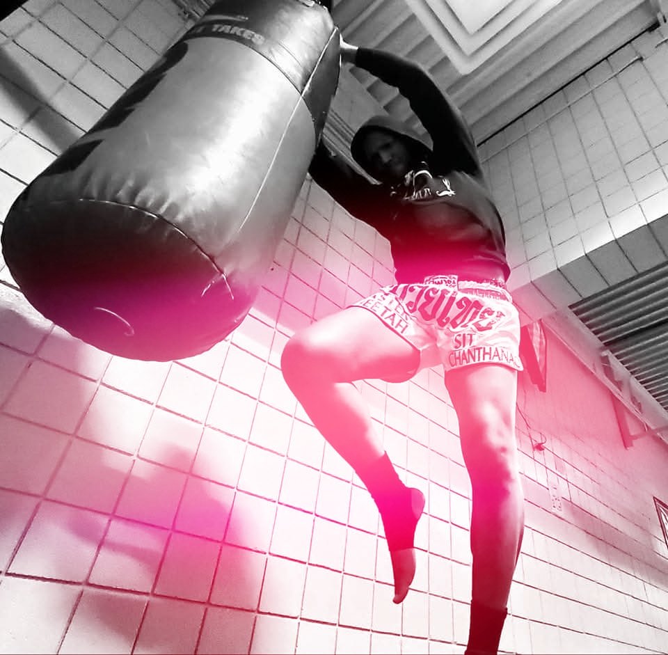 ThatJDGriffey's tweet image. If I 𝙆𝙞𝙘𝙠 and you take a 𝙆𝙣𝙚𝙚 from me..
You're not getting the ball at the "20" 😈

~ ŞĦΔĐ¥ ~
#PrizeFighter #NakMuay
#8limbs #Chaiyo #Griffey