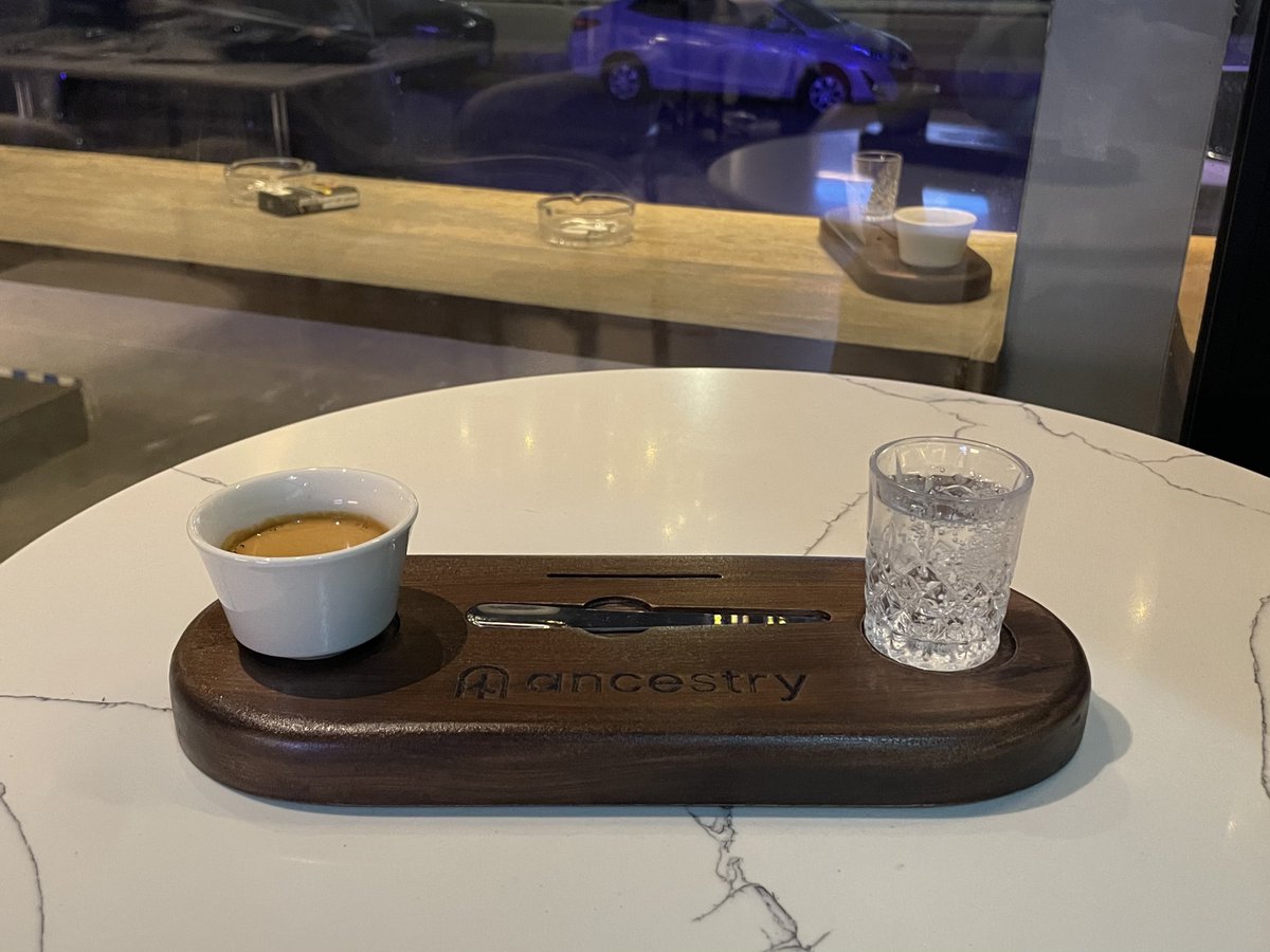 "والله إنك غاليٍ وتسوى من العربان واجد
يا شرابٍ تقعد الضرمان وتمسّج دماغه"