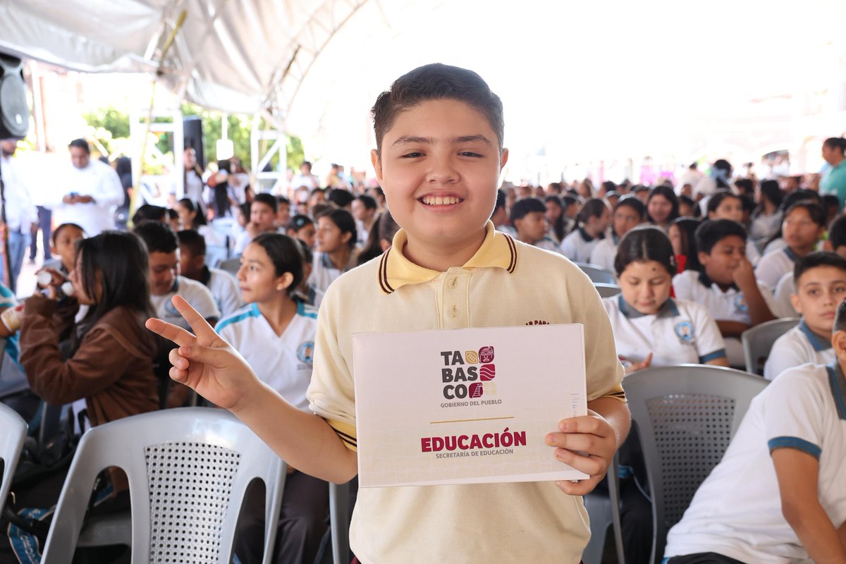 TabascoJavier's tweet photo. En #Jalapa, 699 estudiantes de secundaria cuentan ya con las tabletas electrónicas del programa 'Inclusión Digital'. Como resultado de la transformación, estamos cerrando las brechas de desigualdad, para que todas y todos tengan las mismas oportunidades de triunfar y que la falta de herramientas no sea un impedimento para lograr sus sueños. Vamos a seguir apoyando el talento, la dedicación y el esfuerzo de quienes llevarán las riendas de nuestro estado y país en el futuro.

Gracias al Presidente Municipal, José Manuel Hernández Pérez, quien nos dio una calurosa bienvenida en la tierra del dulce.

#inclusióndigitaltabasco