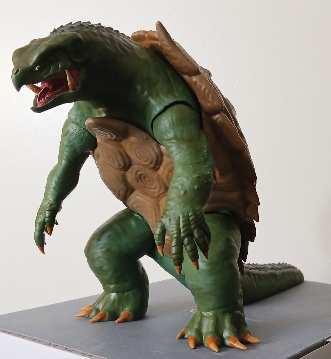 LizardKingPro10's tweet photo. Fully painted LKPGamera figure. Will update with more photos later. #gamera #Godzilla #kaiju #figure #3DPrinting #fullypainted #guardianoftheuniverse https://t.co/WsyoWojoun