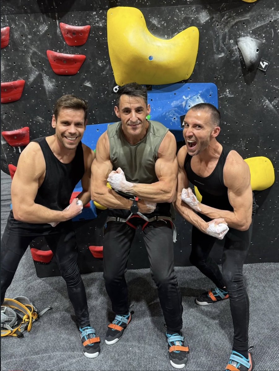 e temos a tão esperada foto do Marques, João e do Filipinho❤️‍🩹 (o Filipe do primeiro dia nunca imaginaria isto acontecer
#1companhia