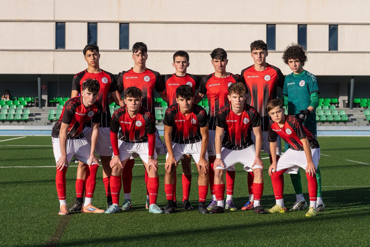RedImps_Academy's tweet image. 🇬🇮 Ten of our Academy players have been selected to represent the Gibraltar national under-16 football team at a UEFA Development Tournament in Malta

👉 lincolnredimpsfc.co.uk/news/10-imps-o…

#LRIFC | #Academy