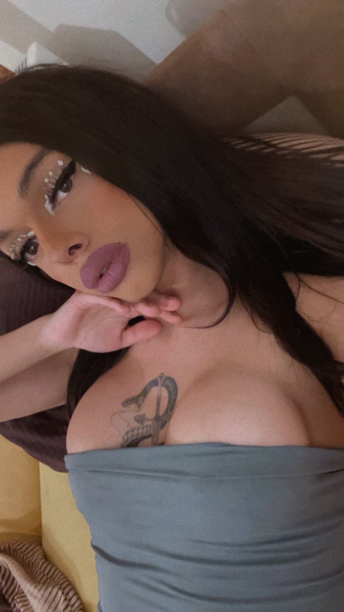 Hamza Alexa tweet media