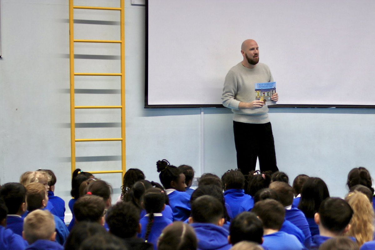 Aaron Ashmore tweet media