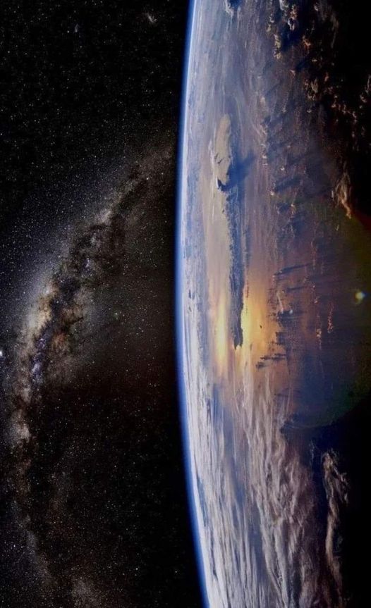 NightSkyToday's tweet photo. Planet Earth and Milky Way from Space https://t.co/WkbUh4EdVK