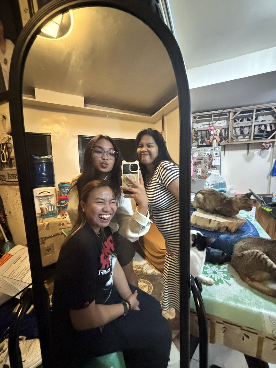 Mhaytooooooooth's tweet photo. Fav people💖😘 https://t.co/19d2vgTd08