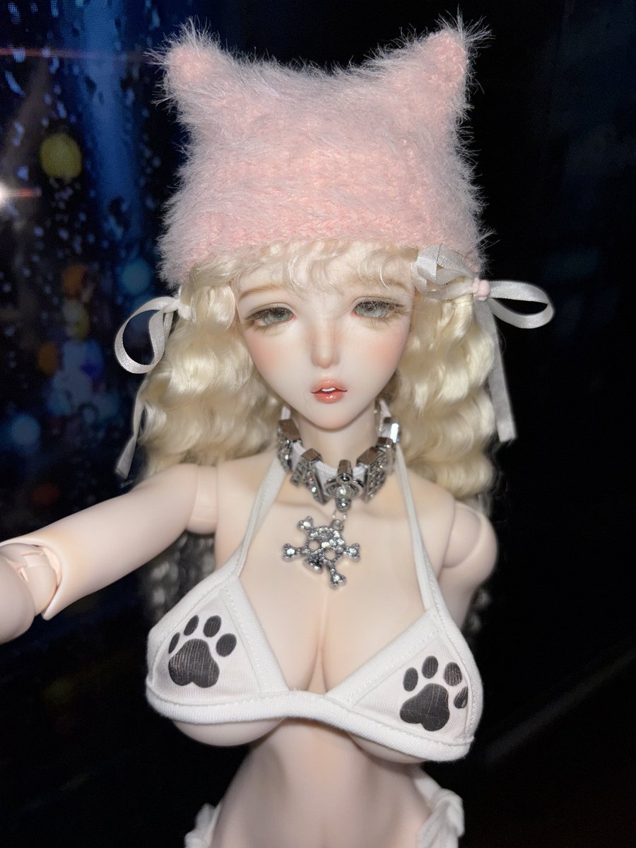 maanneey tweet media