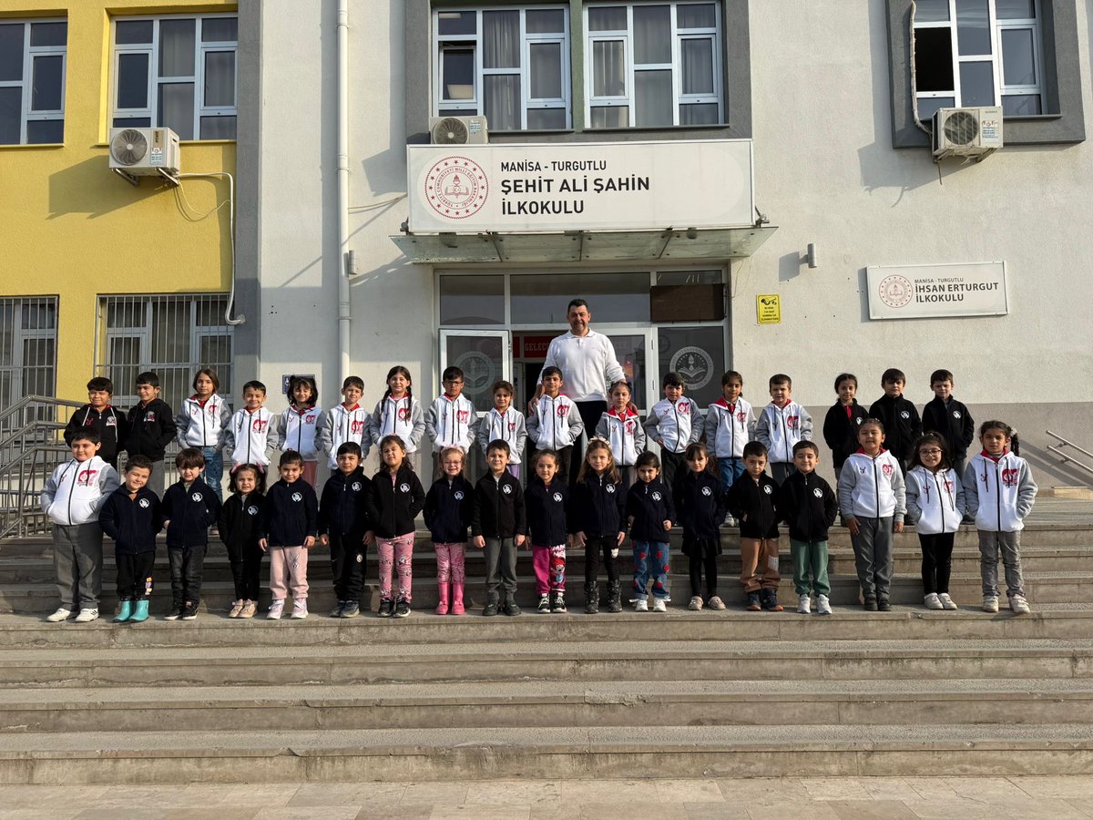 Şehit Ali Şahin İlkokulu Turgutlu Manisa. 
Nesilden Nesile Sadece AS ❤️🤍