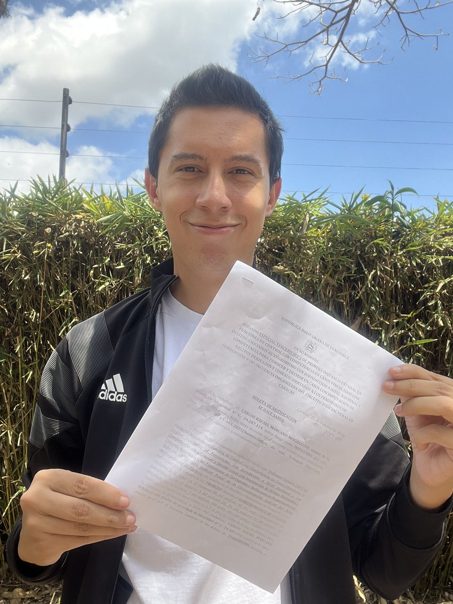 Este papel no borra los 236 días que estuve injustamente preso, pero me ratifica que vuelvo a ser lo que siempre debí ser: un venezolano libre. Gracias a todos los que estuvieron día a día trabajando para que esto se convirtiera en una realidad 🙌🏻