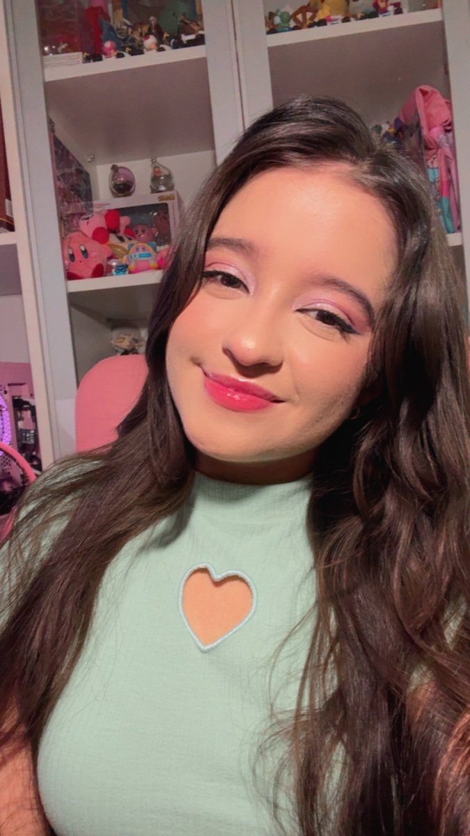 Hoje eu to feliz por motivos de: 11 ANOS LIVRE DE CÂNCER CARALHOOO 🩷✨🎆