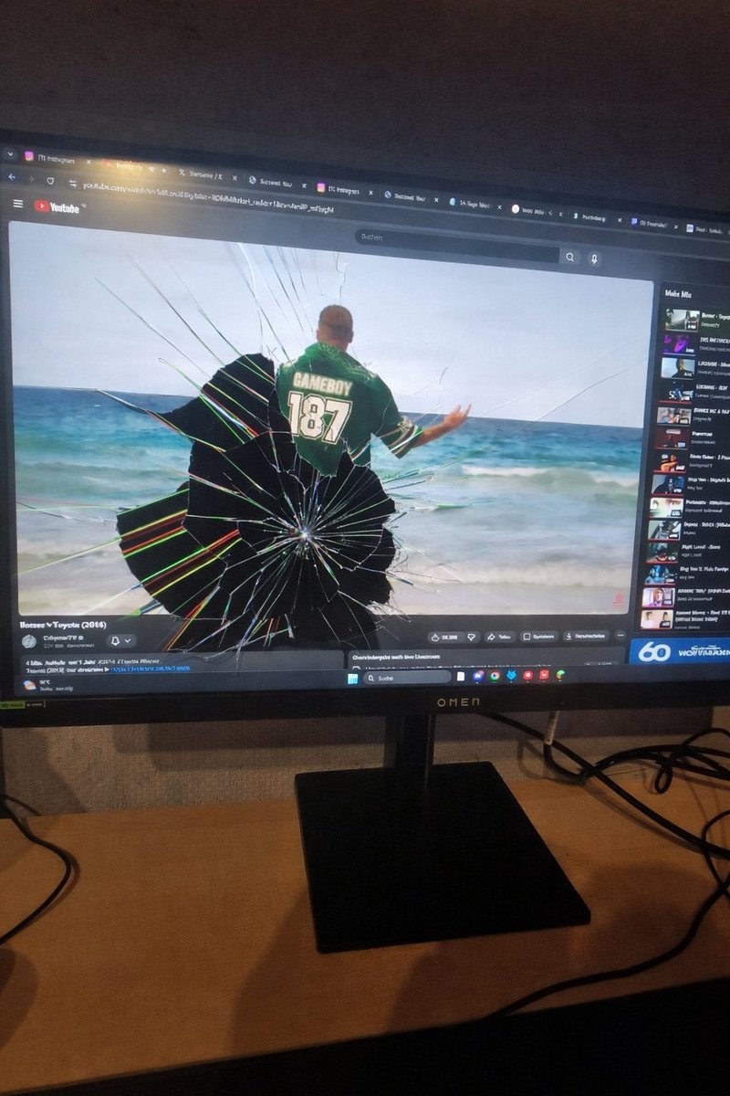 ByLolbobYT tweet media