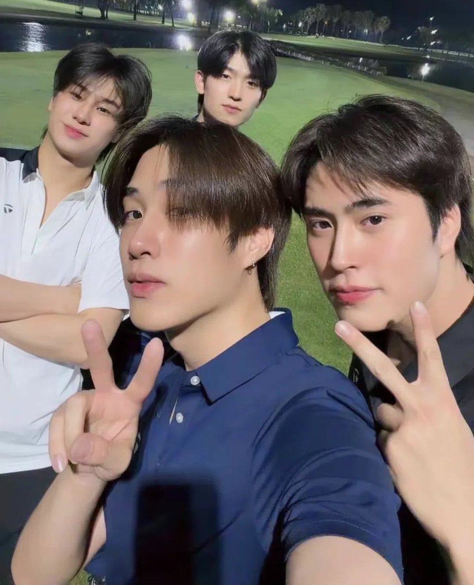 Udah sengaja diatur ini, “aku sleepover bareng lonely gang, kamu golf ajaa”