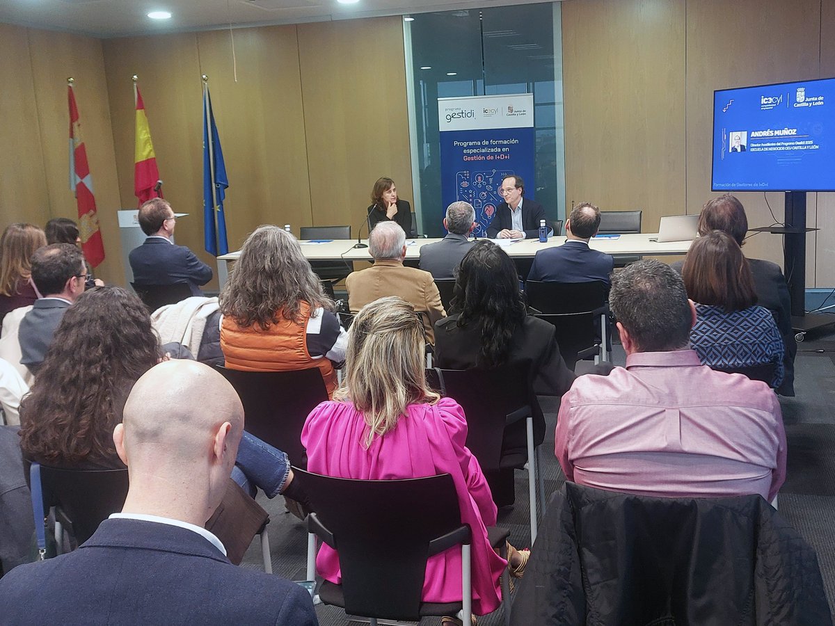 Escuela de Negocios CEU Castilla y León tweet media