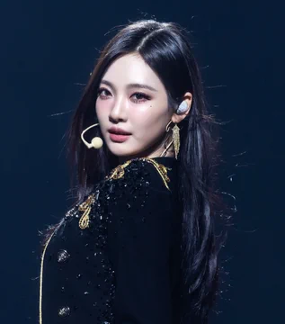 إتهام نينغ نينغ عضوة فرقة ايسبا بالخضوع لعملية تجميل بعد إعلان غيابها