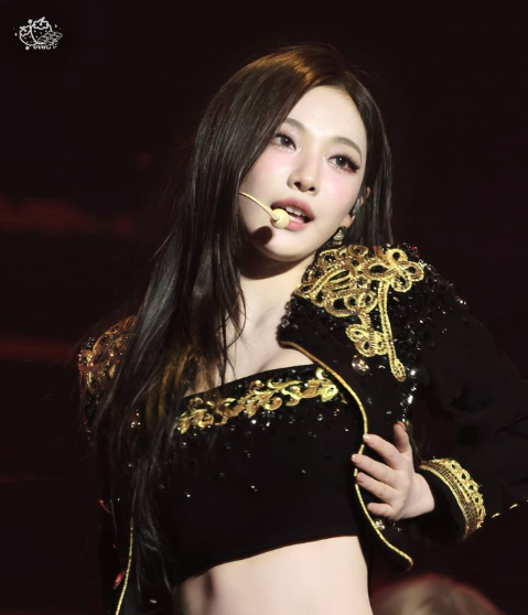 aespa's Ningning shares a message during her live today:

"Just do whatever you want. Women can do everything. No matter how many kg, what does it matter? Just eat what you want to eat happily, travel if you want to travel, I hope you're happy."