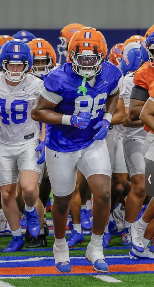 L a R o n || M o o r ę tweet media