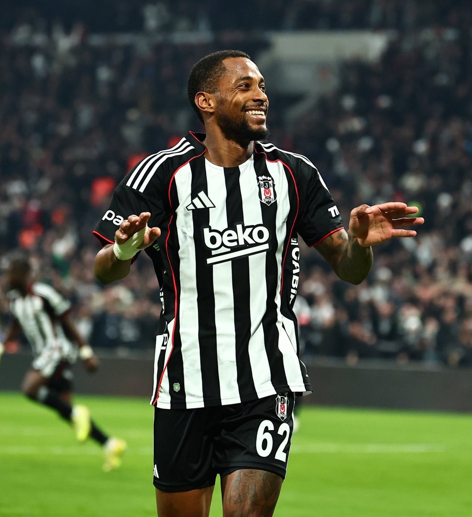 Beşiktaş’ın uzun zamandır eksikliğini hissettiği sağ bek sorununu çözmek için dünyaya gelmiş.